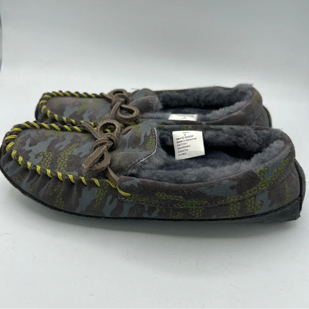 LL Bean Wicked Good Moccasins Slippers Shoes Childs Boys Size 4 Blue Camo‎ EUC
